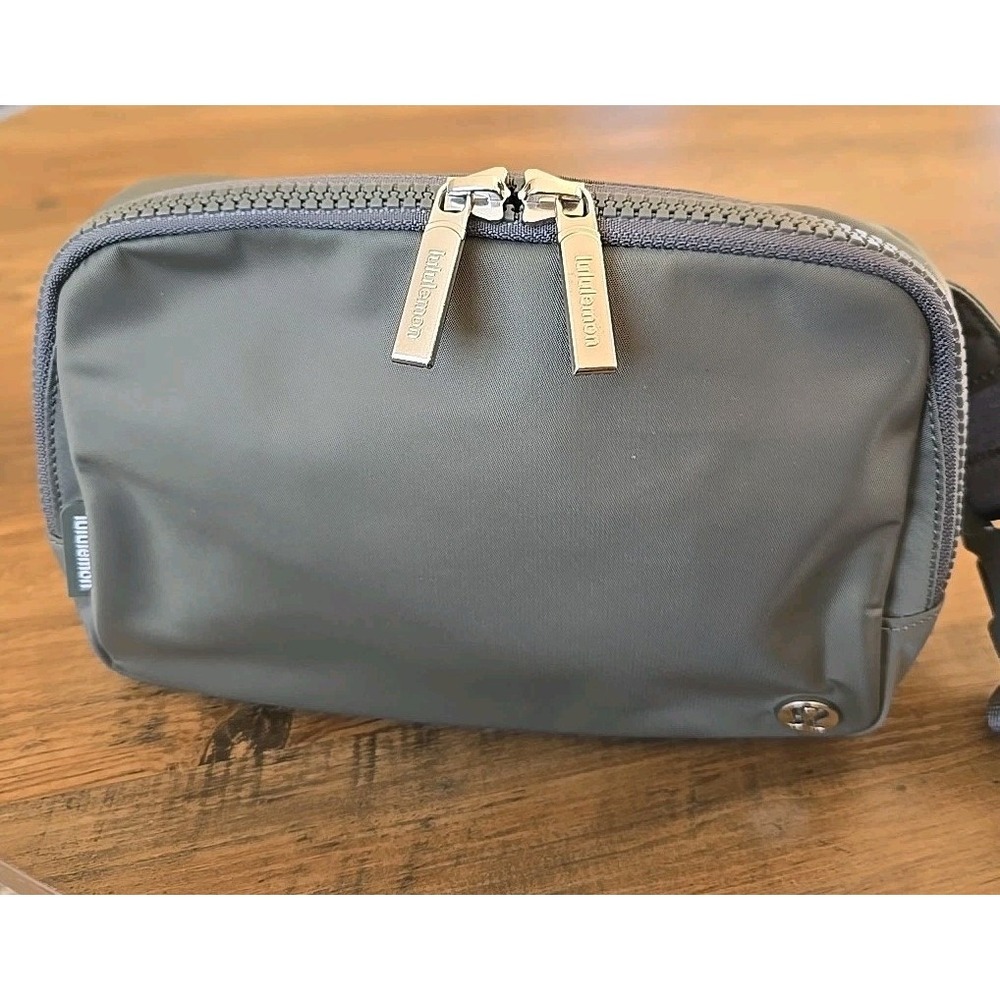 Lululemon Everywhere Adjustable Belt Bag 1L NWOT ONE SIZE Double Zip Top Gray - Picture 2 of 11